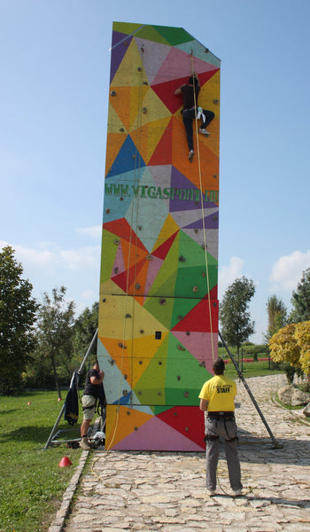 Mobile climbing wall